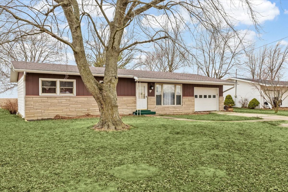 212 N 7th Street, Cissna Park, IL 60924
