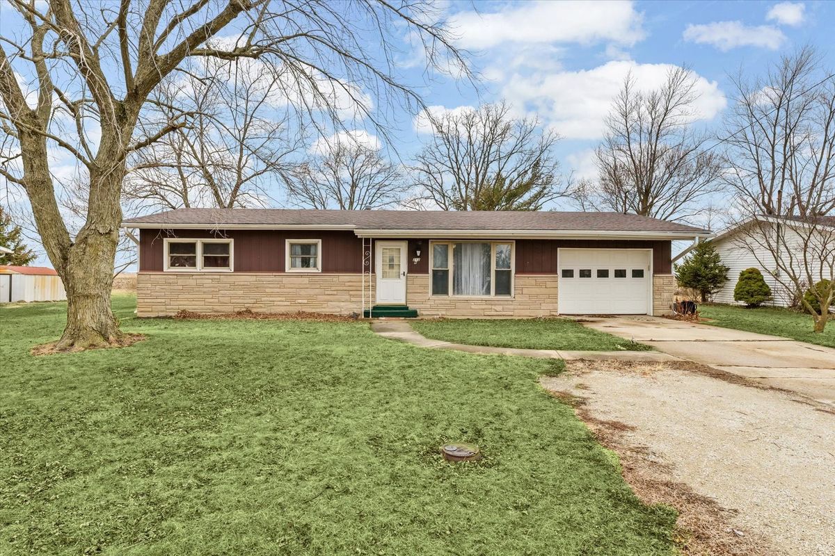 212 N 7th Street, Cissna Park, IL 60924