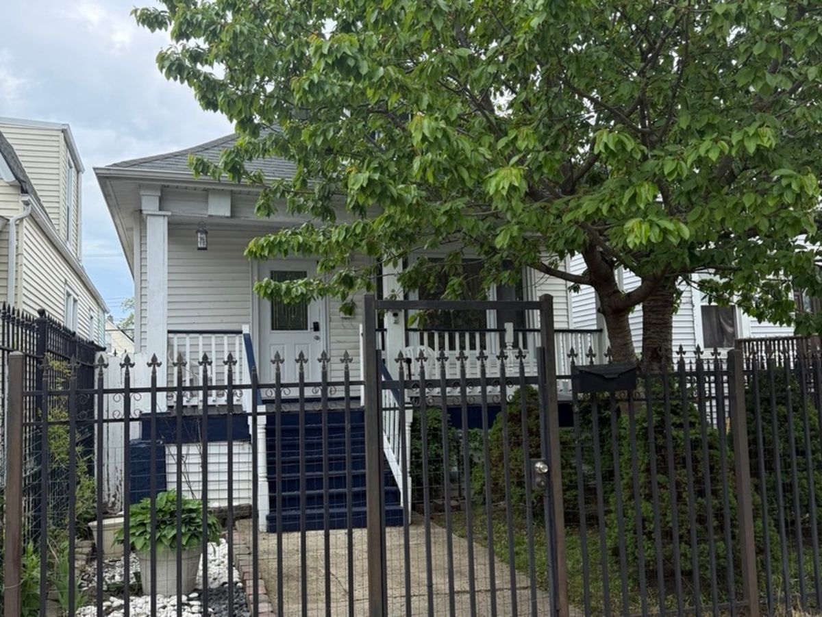 5819 Fairfield Avenue, Chicago, IL 60629