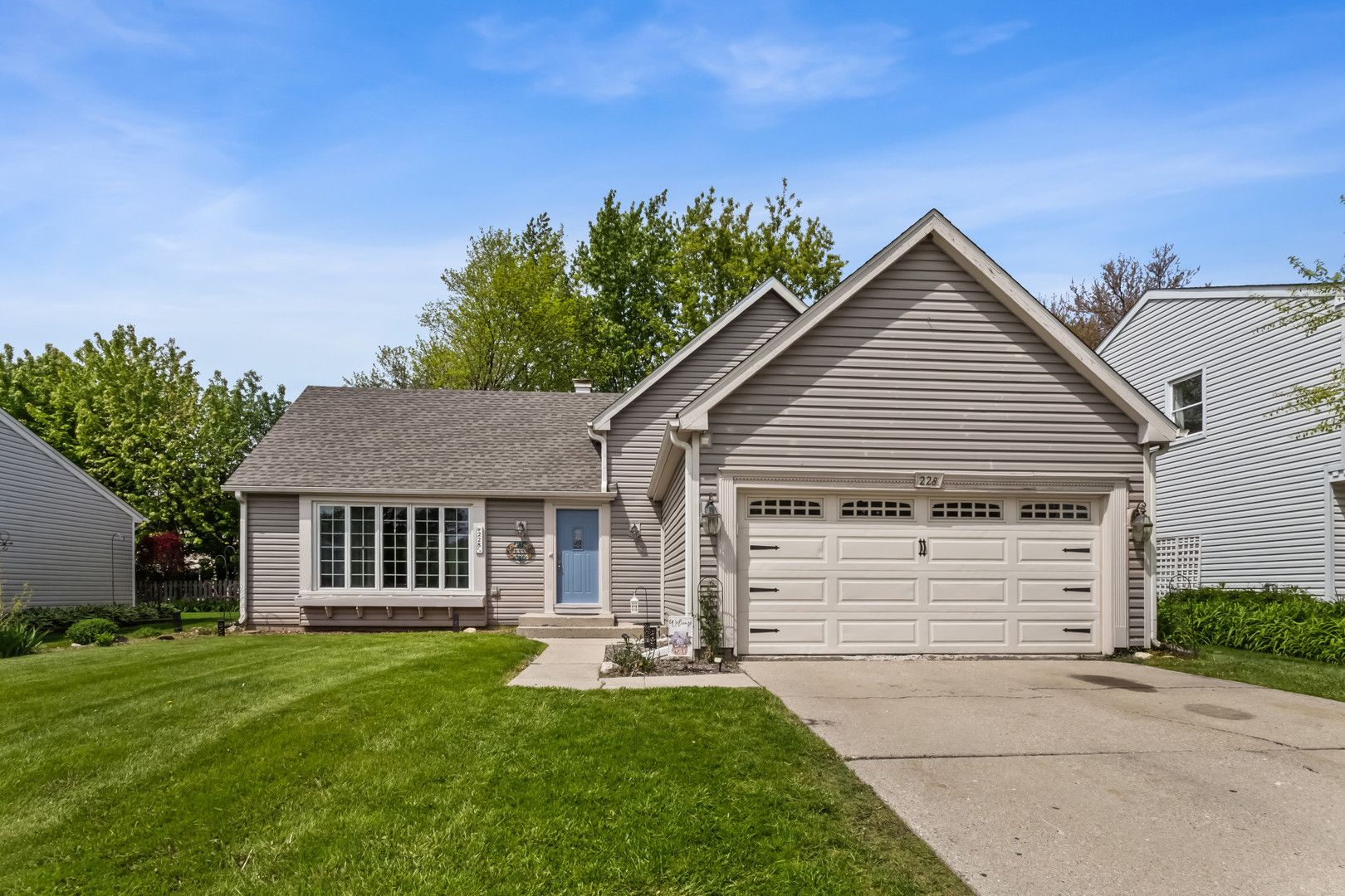 228 N Walnut Lane — Schaumburg, IL 60194