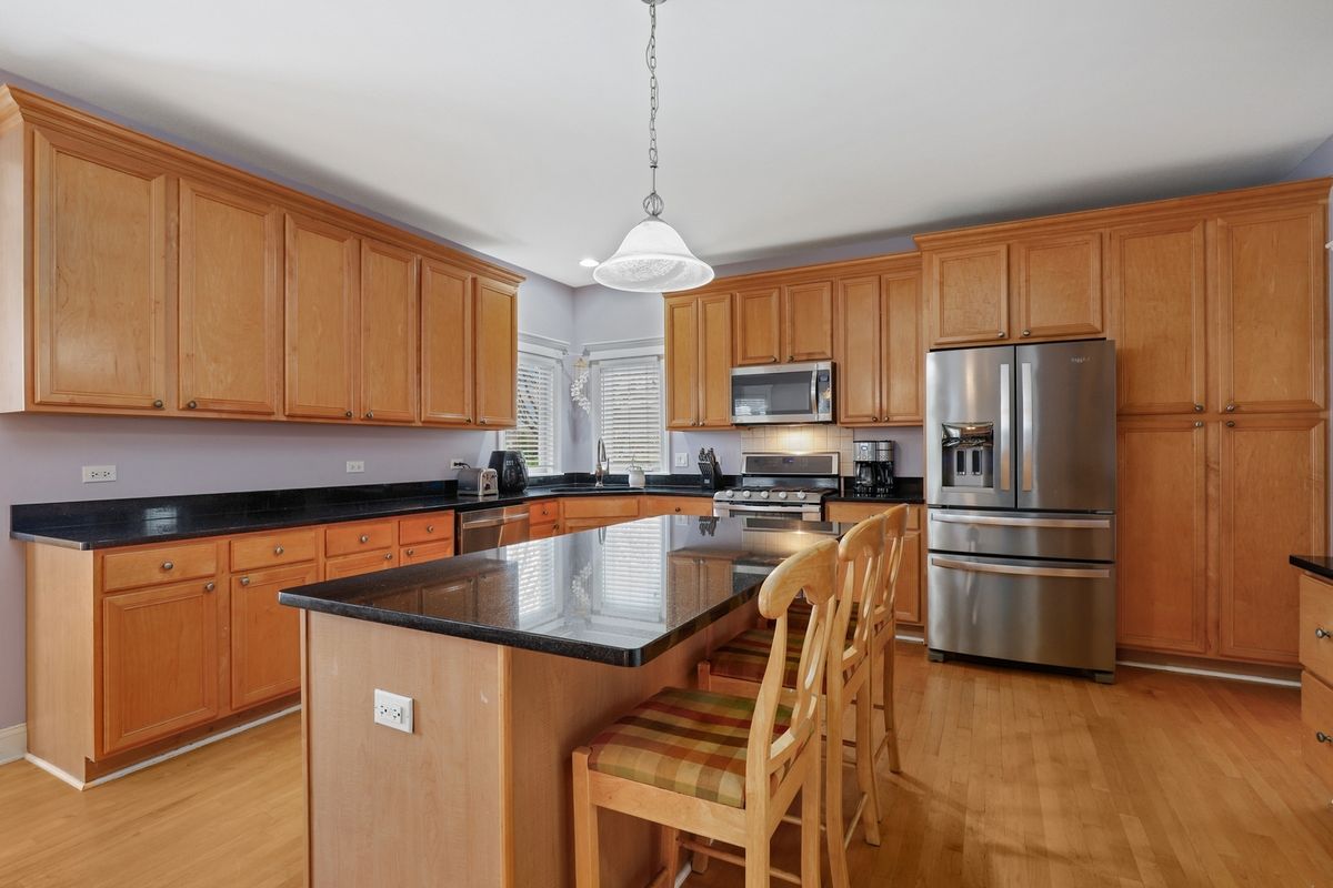 26545 S Jacob Drive, Channahon, IL 60410
