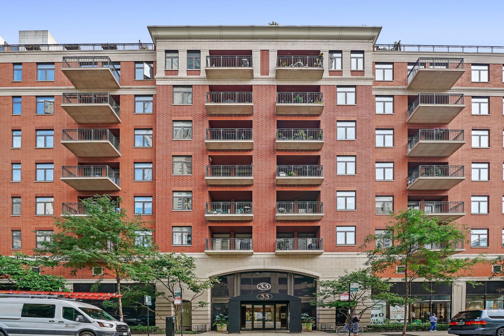33 W Huron Street #413 — Chicago, IL 60654