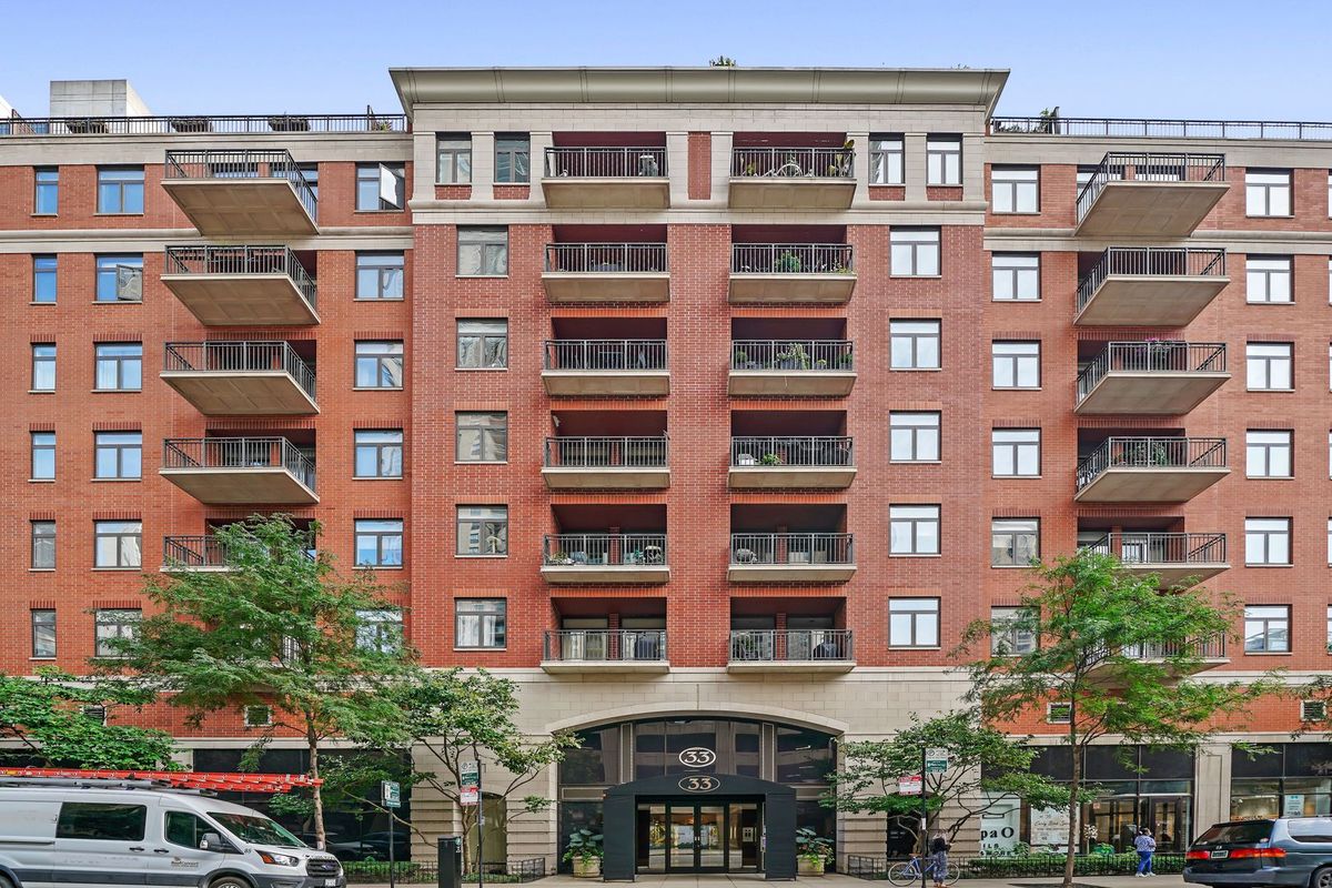 33 Huron Street, Chicago, IL 60654
