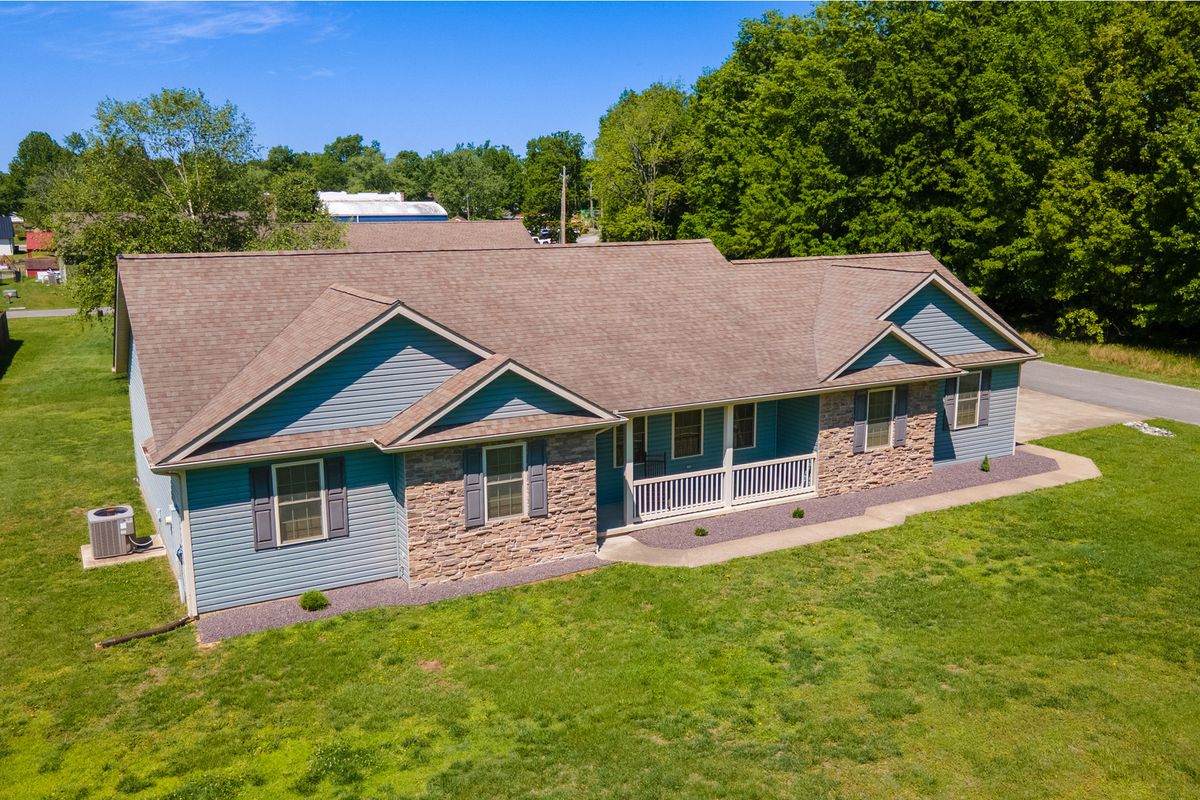 1100 Samantha Drive, Carterville, IL 62918