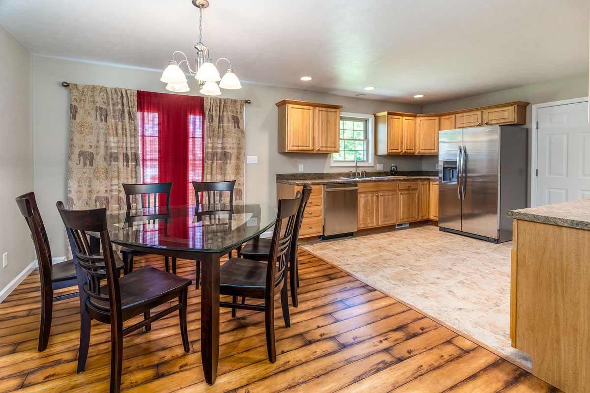 1100 Samantha Drive, Carterville, IL 62918