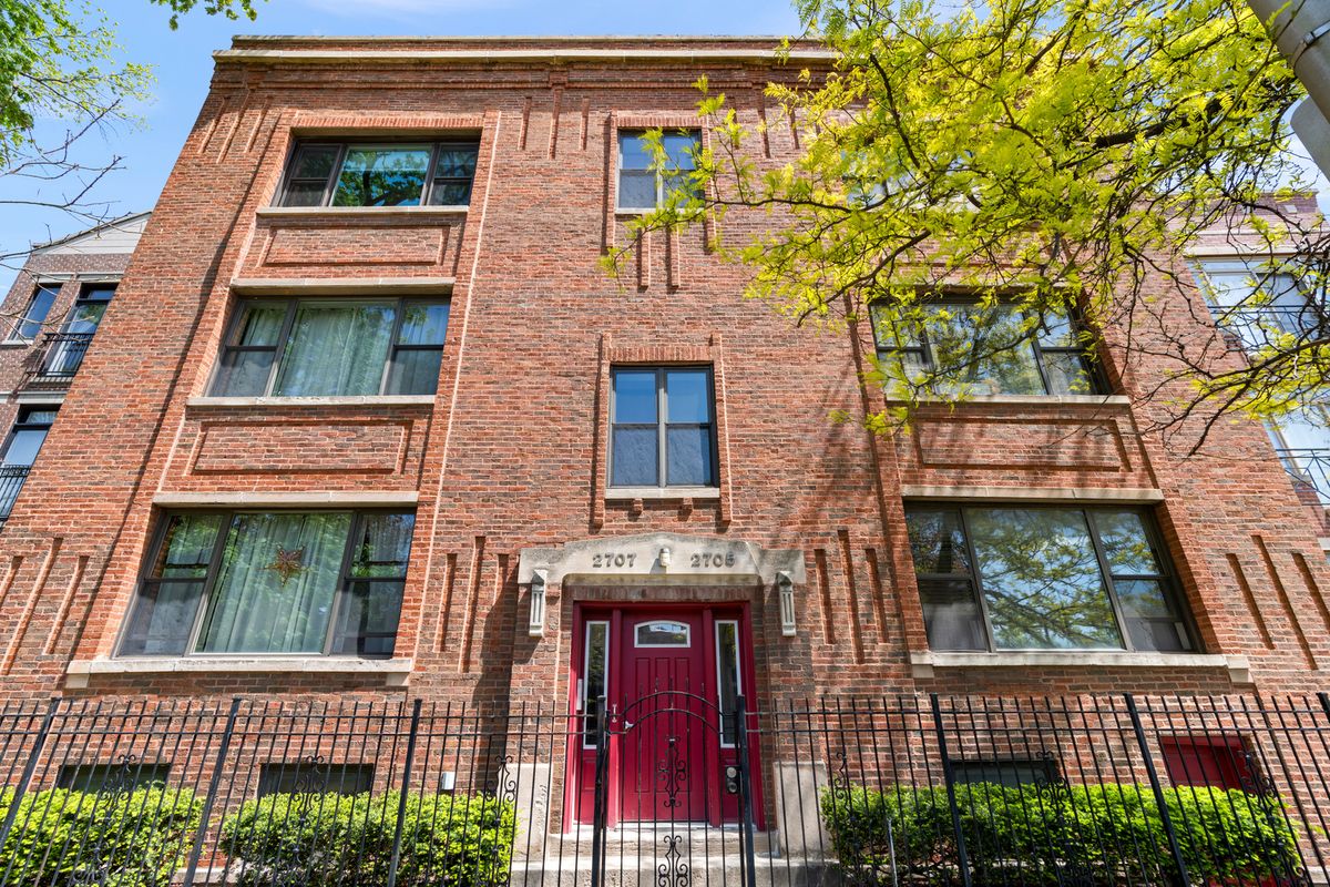 2705 Campbell Avenue, Chicago, IL 60647