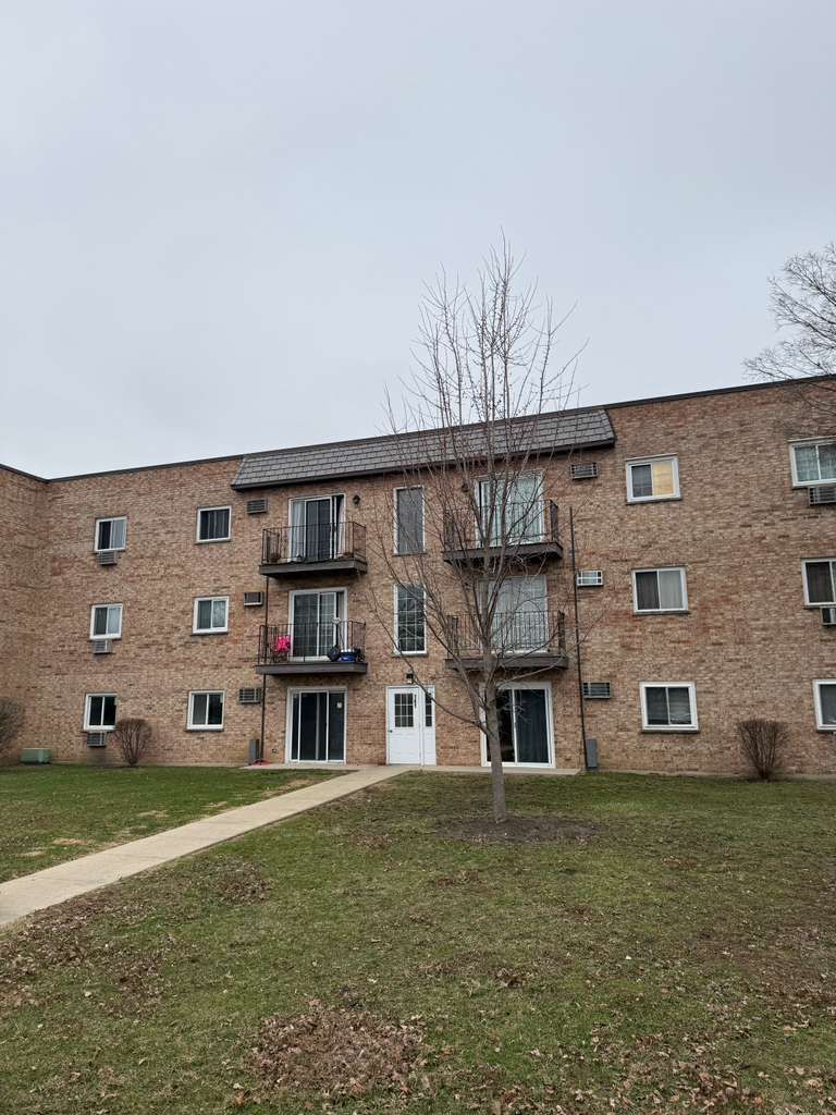 161 Elk Trail, Carol Stream, IL 60188
