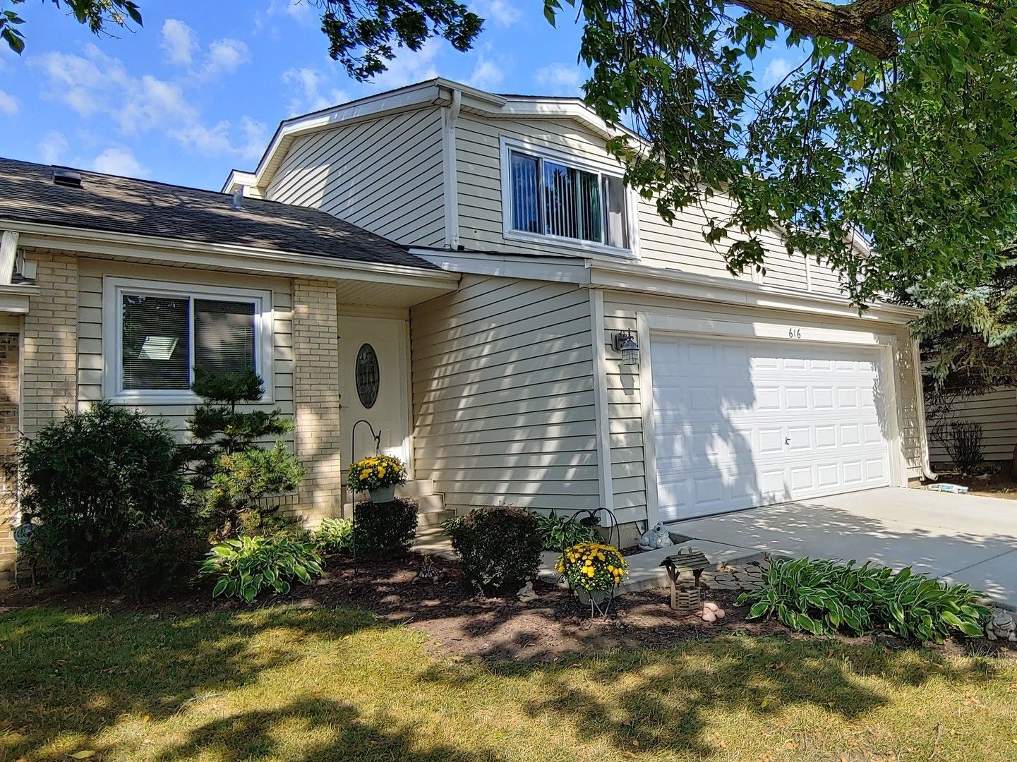 616 Claridge Circle — Hoffman Estates, IL 60169