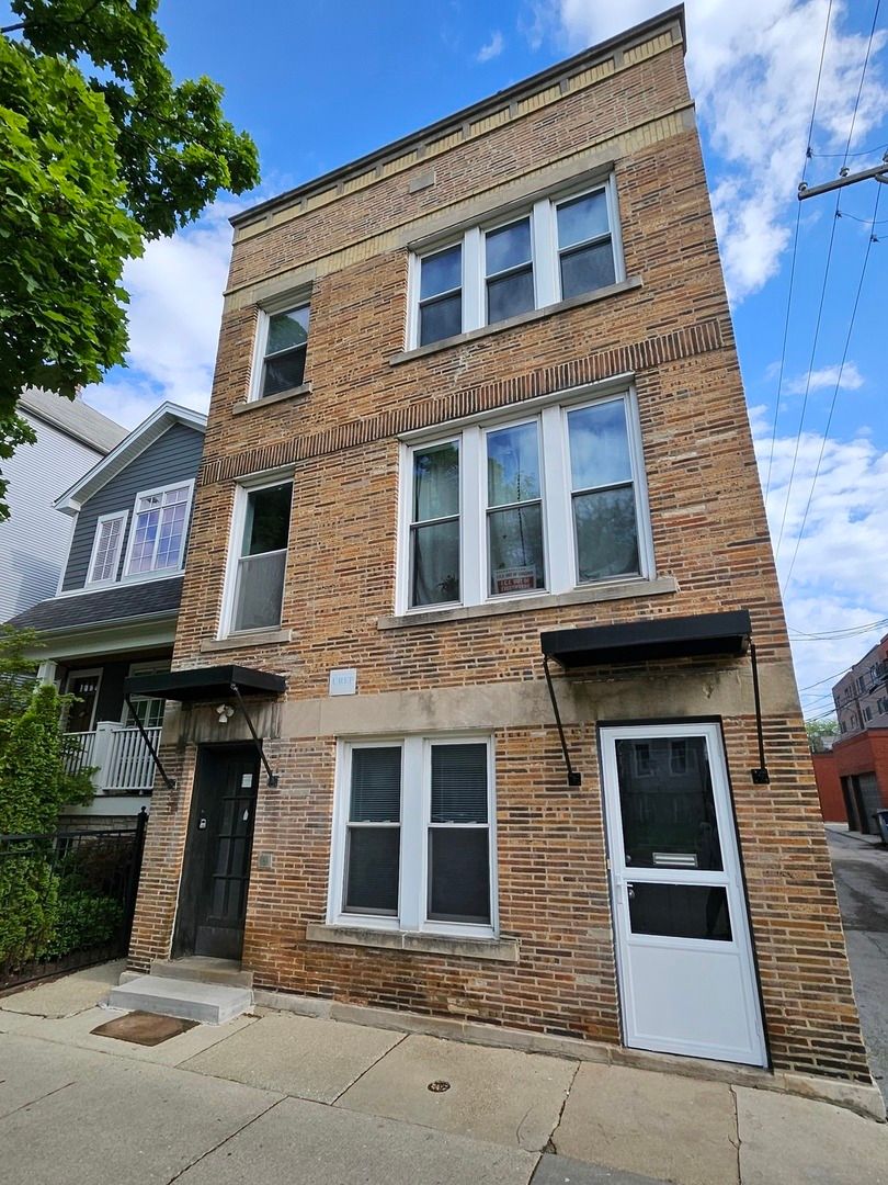1014 Wellington Avenue, Chicago, IL 60657