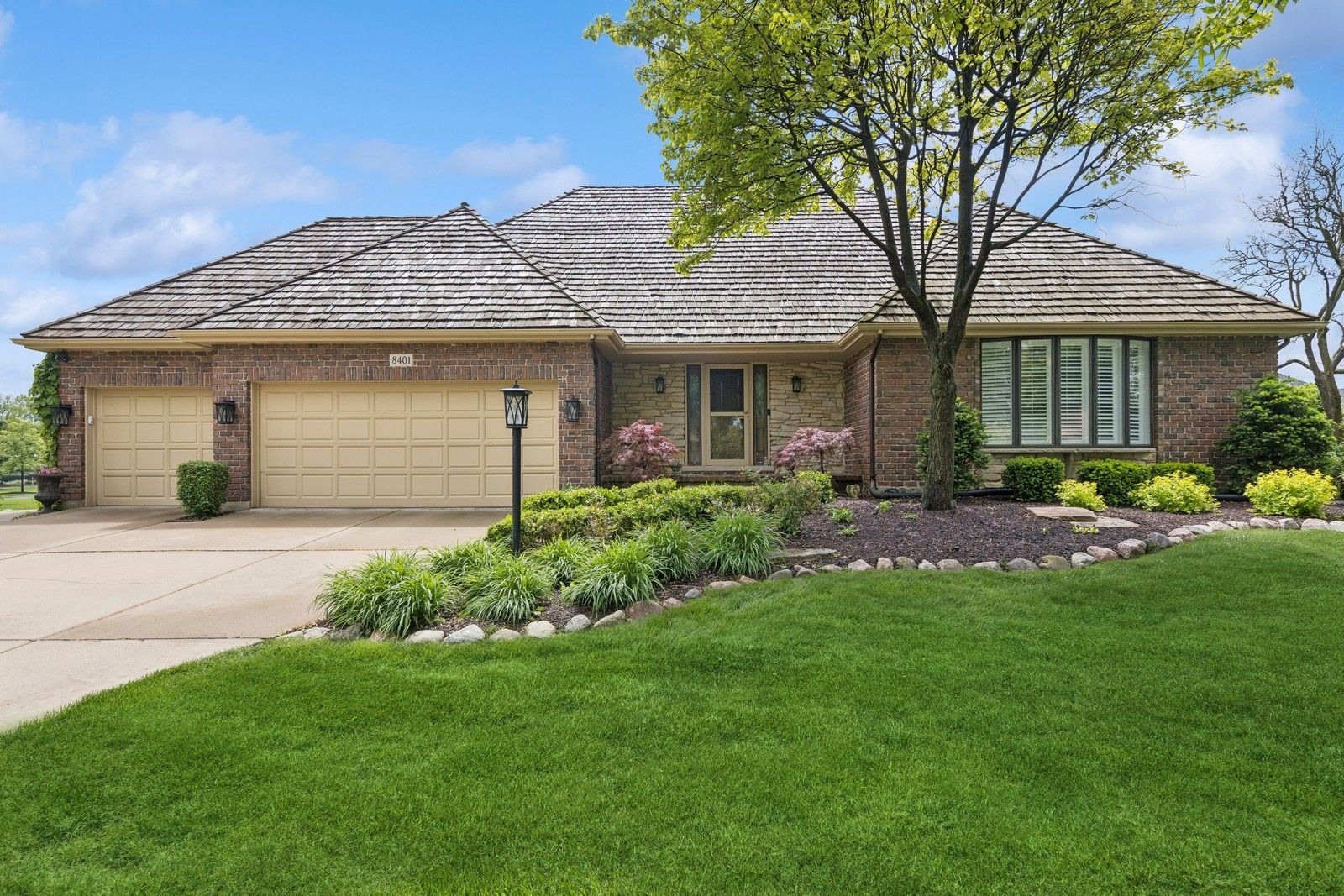 8401 Golfview Drive — Orland Park, IL 60462