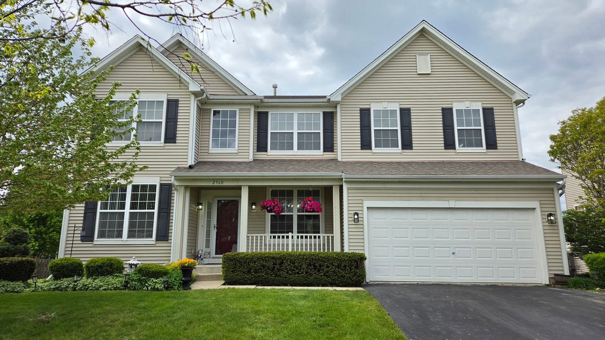 2560 Sprce Drive, Round Lake, IL 60073