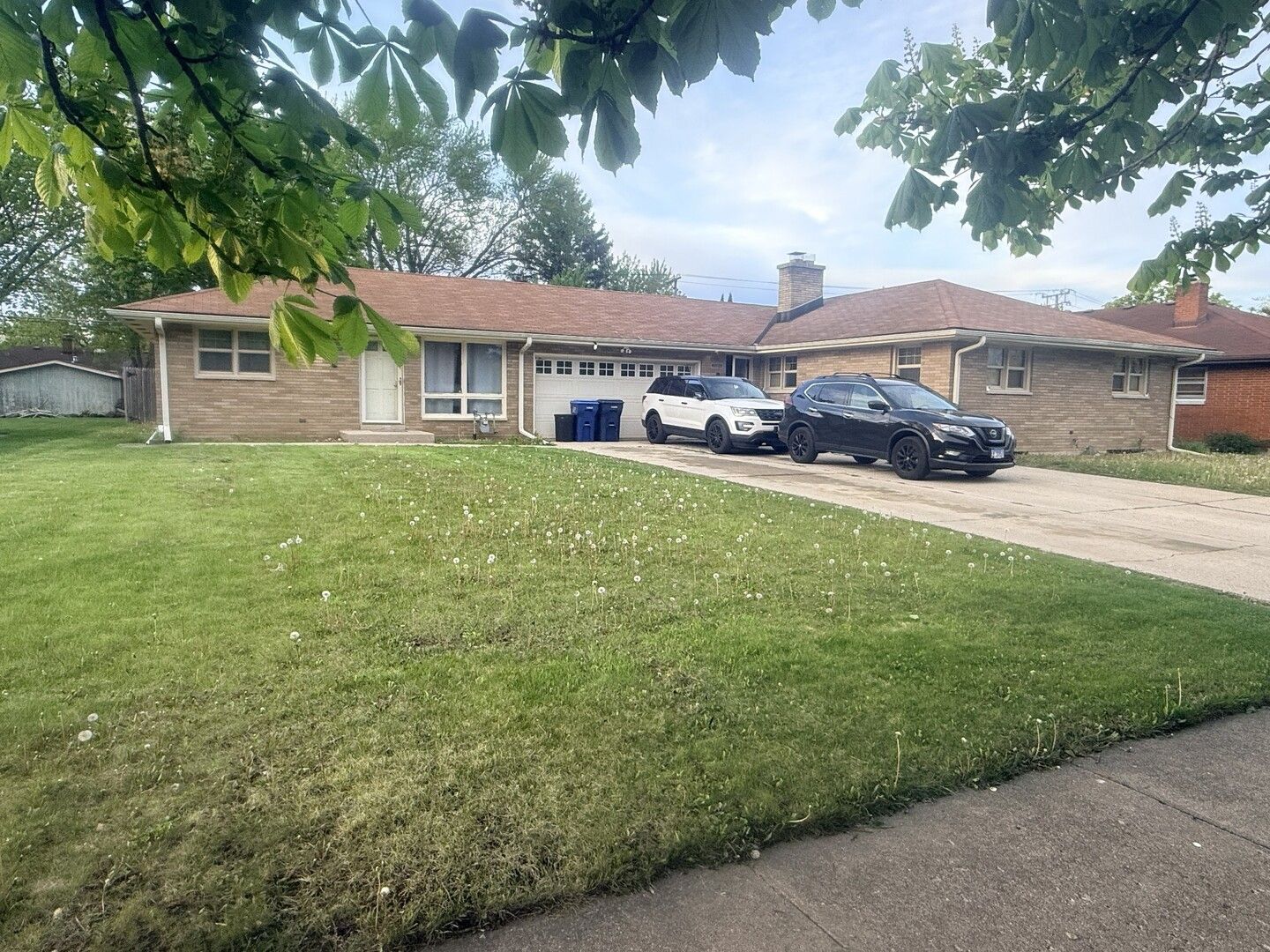2406 Pearsall Parkway — Waukegan, IL 60085