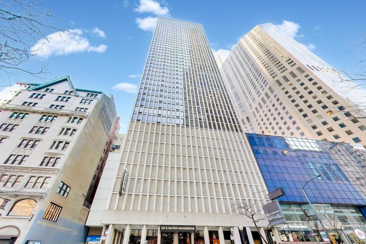 100 Walton Street, Chicago, IL 60611
