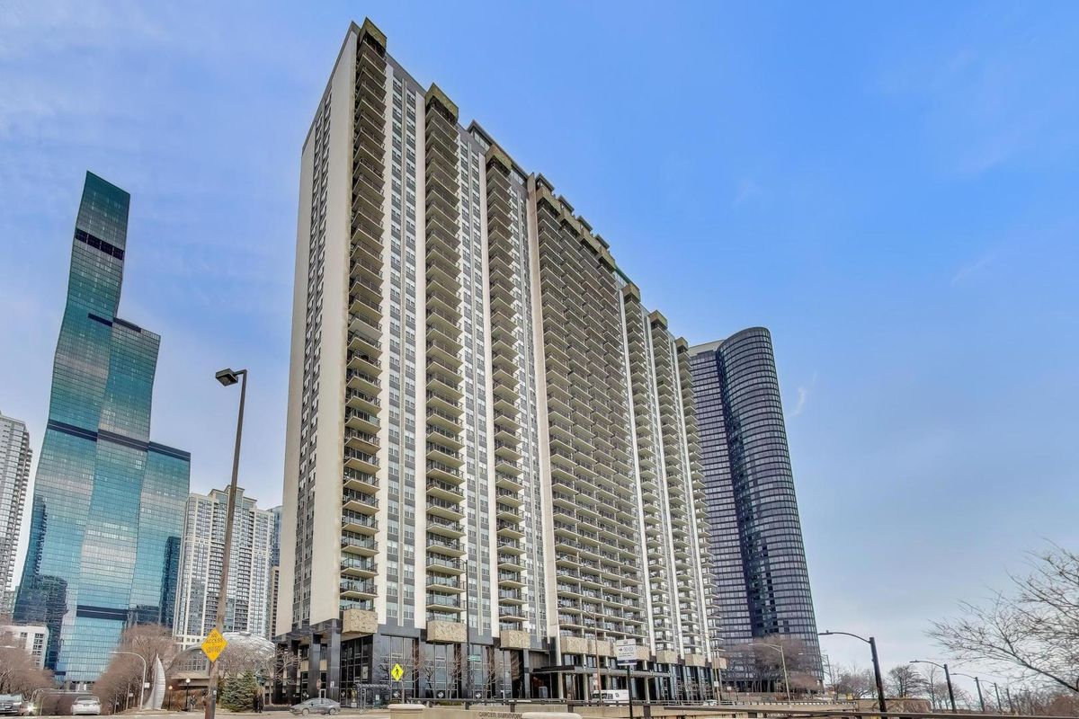 400 Randolph Street, Chicago, IL 60601
