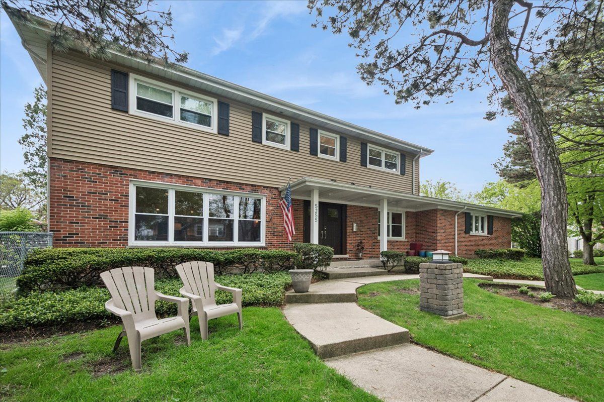 5255 Suffield Terrace, Skokie, IL 60077