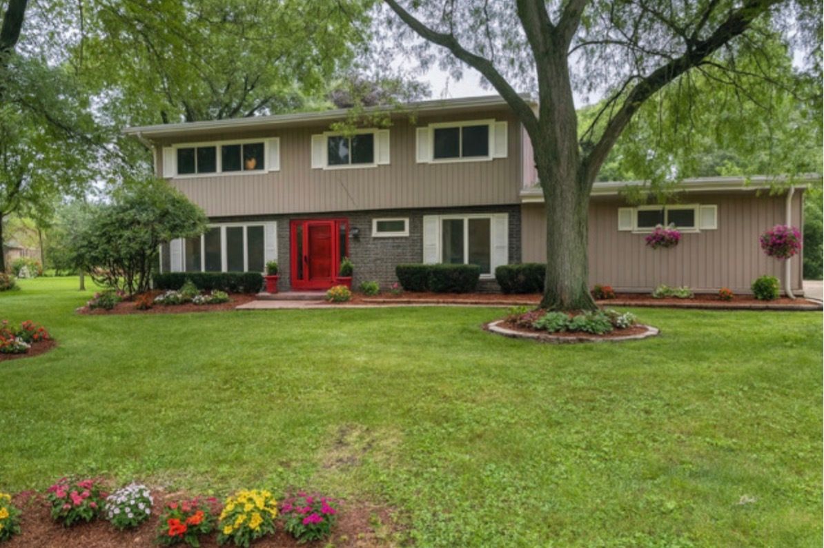 206 Julie Drive — Kankakee, IL 60901