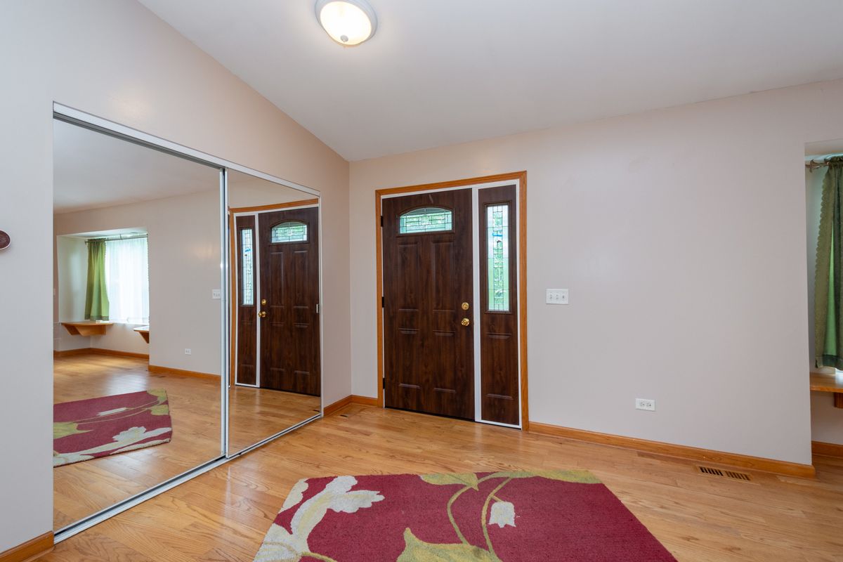 36851 N Kerwin Lane, Ingleside, IL 60041