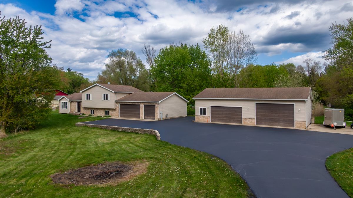 36851 Kerwin Lane, Ingleside, IL 60041