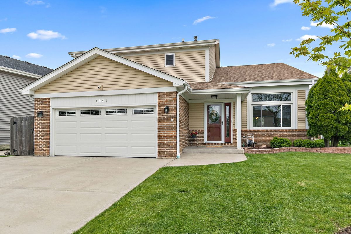 1041 N Cardinal Drive, Palatine, IL 60074