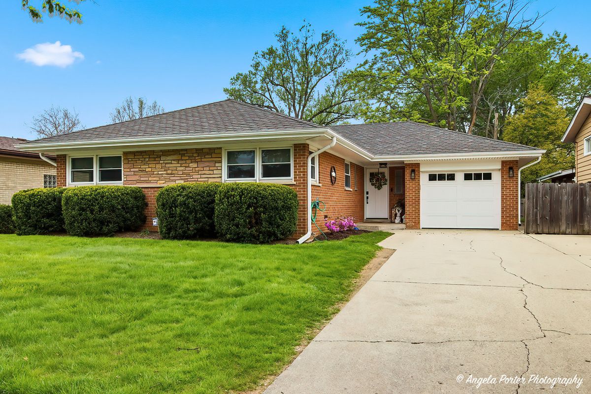 502 Louis Street, Mount Prospect, IL 60056