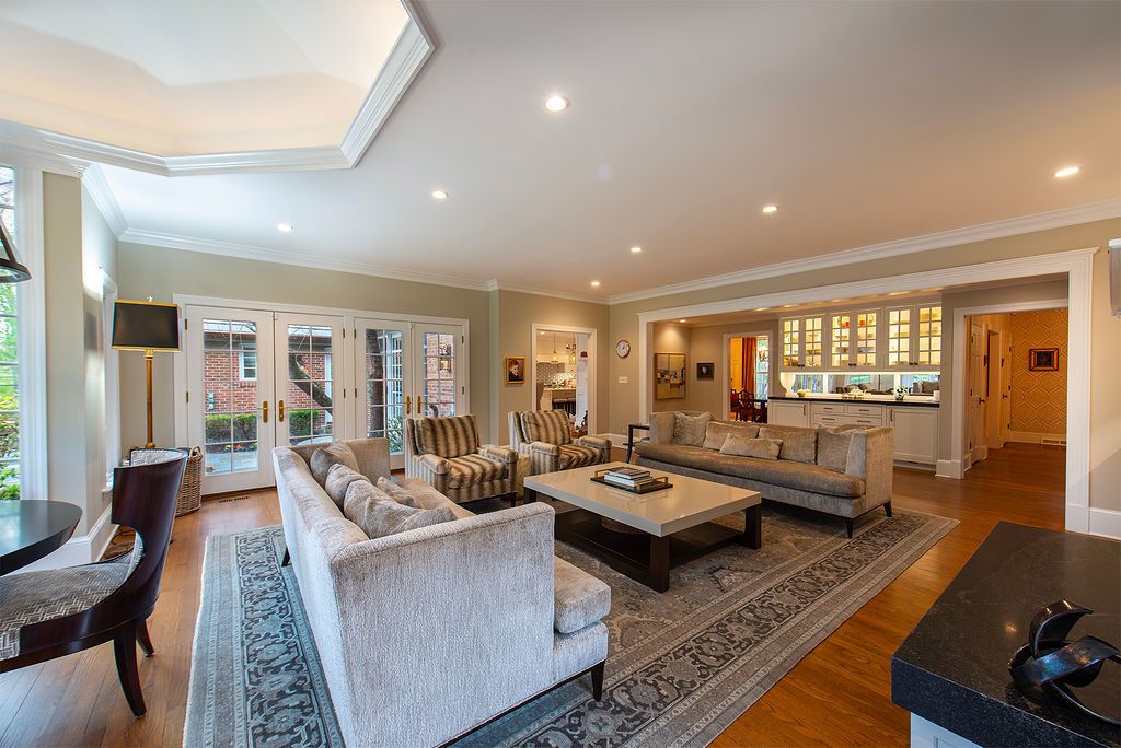 1200 Loch Lane, Lake Forest, IL 60045