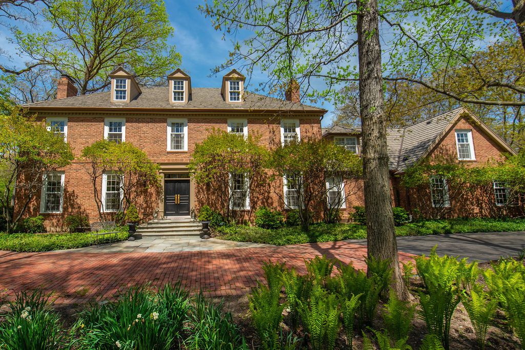 1200 Loch Lane — Lake Forest, IL 60045