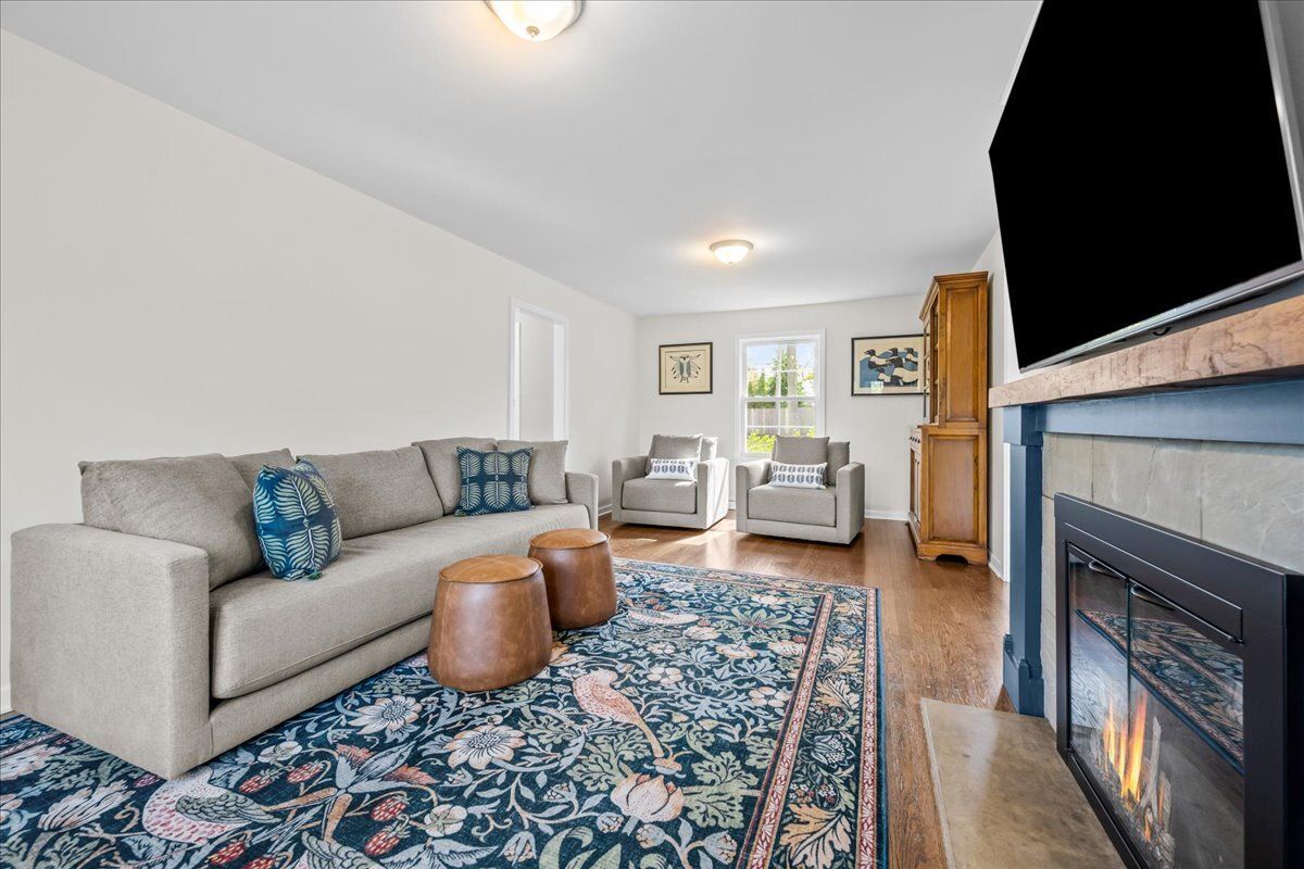 1541 Wilmot Road, Deerfield, IL 60015