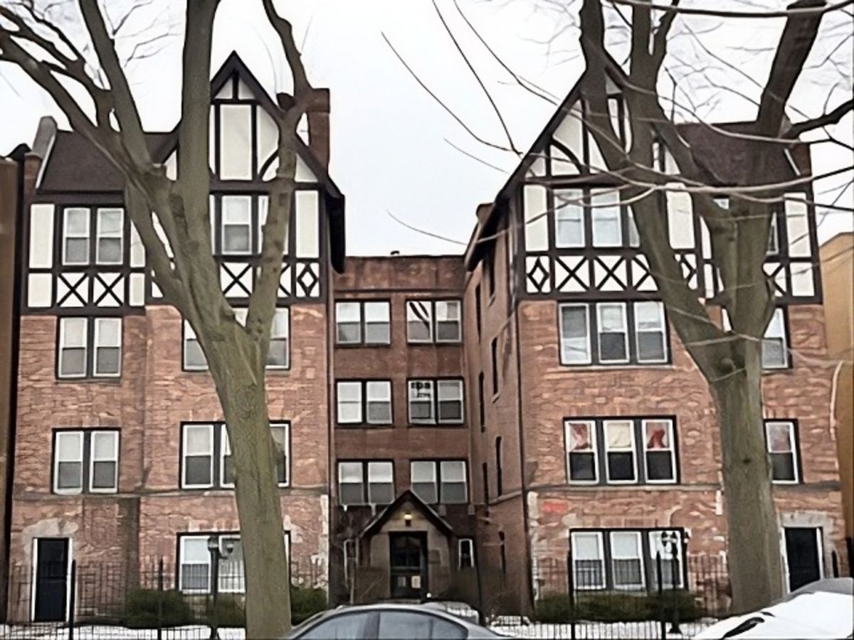 2641 Estes Avenue, Chicago, IL 60645