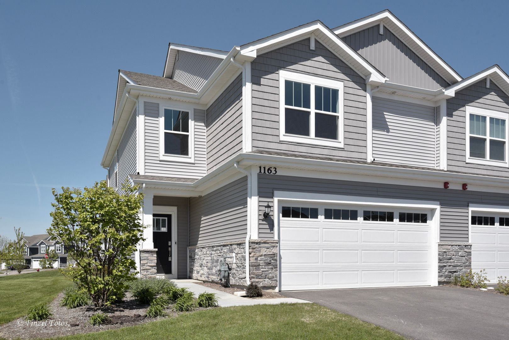 1163 White Oak Circle — Crystal Lake, IL 60012