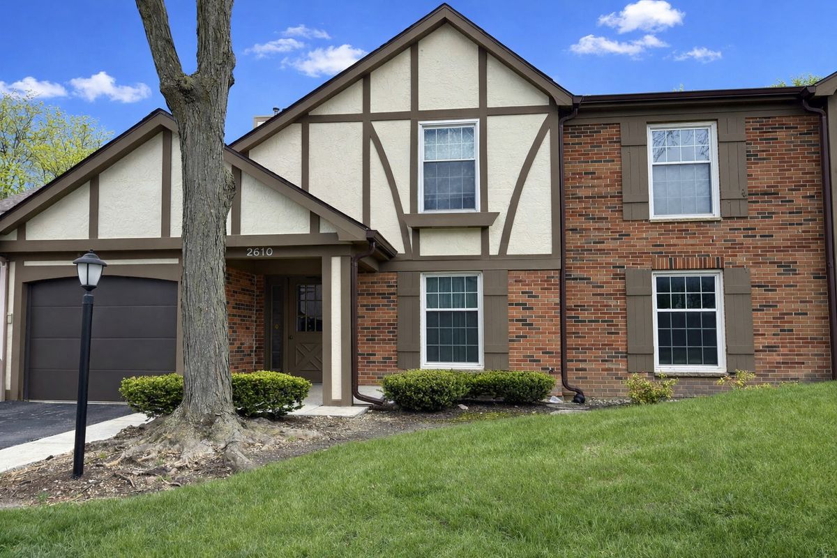 2610 Northampton Drive, Rolling Meadows, IL 60008