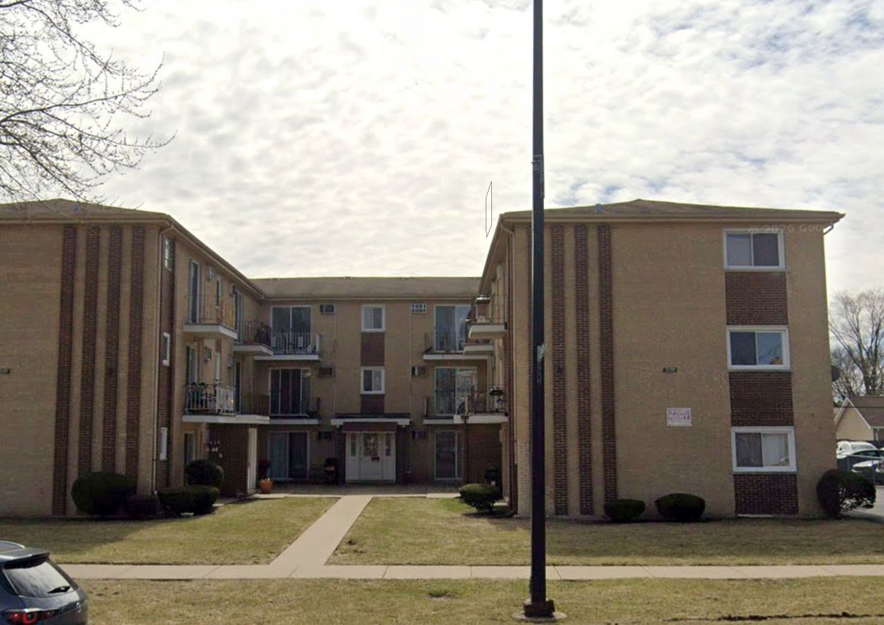 5139 W 79th Street #2-South — Burbank, IL 60459