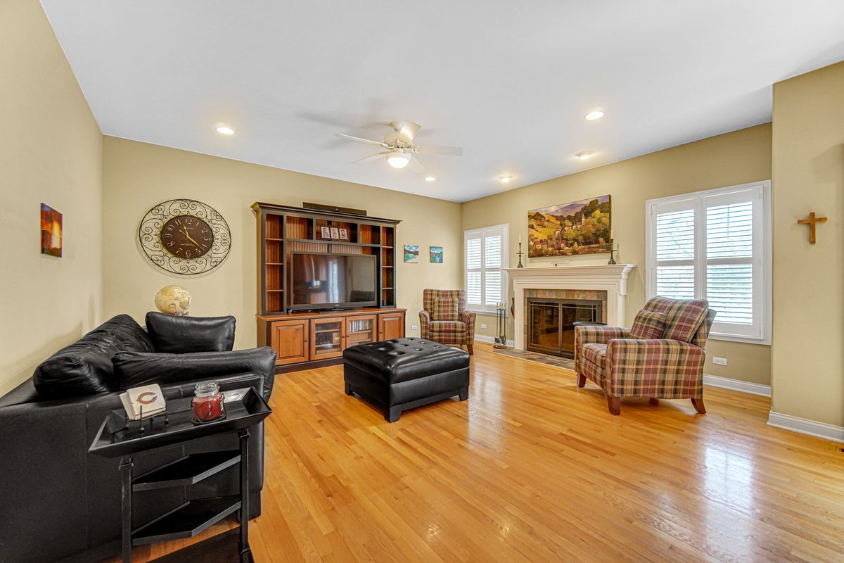 445 S Maple Street, Itasca, IL 60143