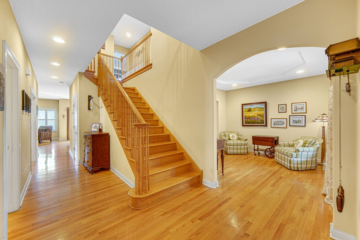 445 S Maple Street, Itasca, IL 60143