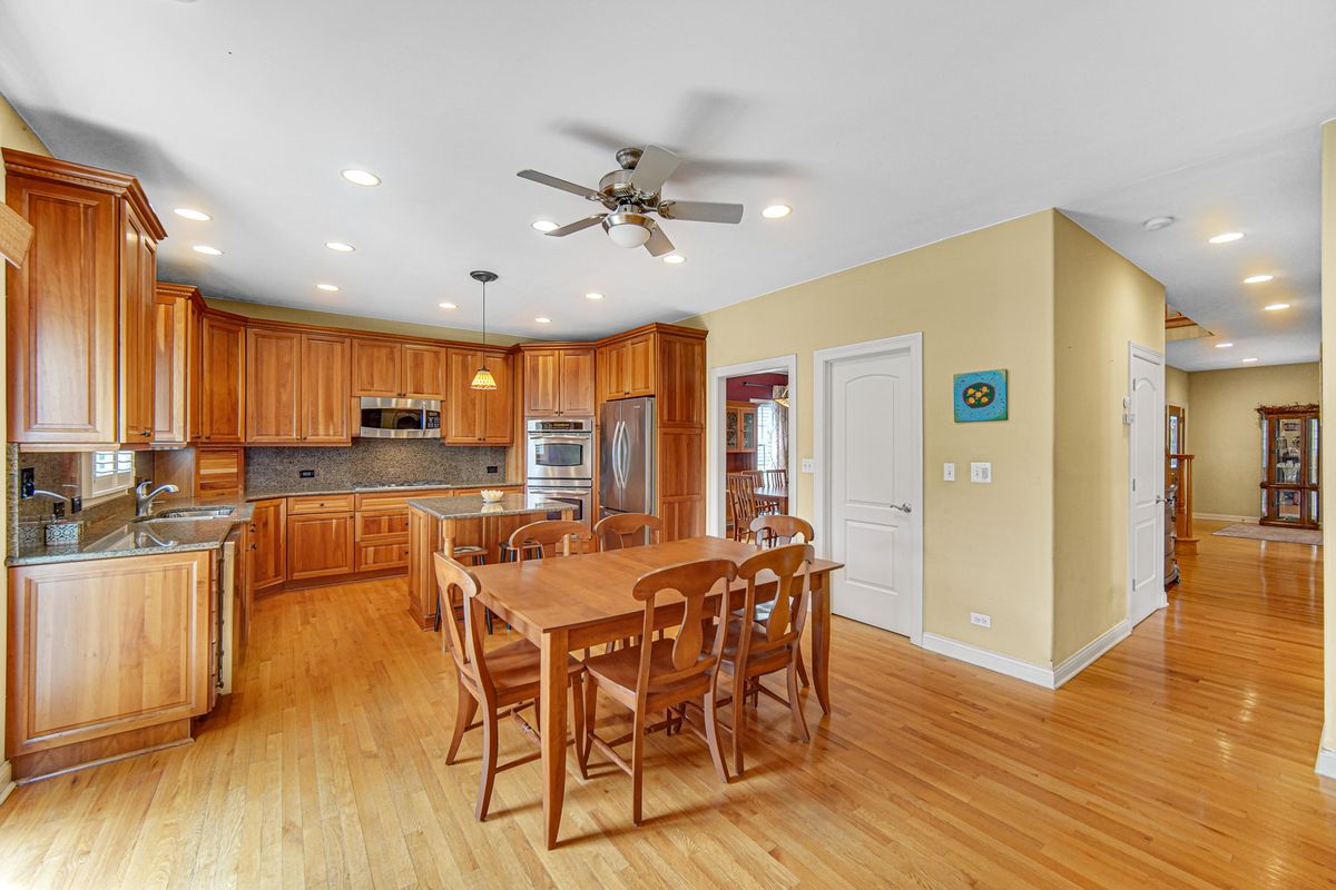 445 S Maple Street, Itasca, IL 60143
