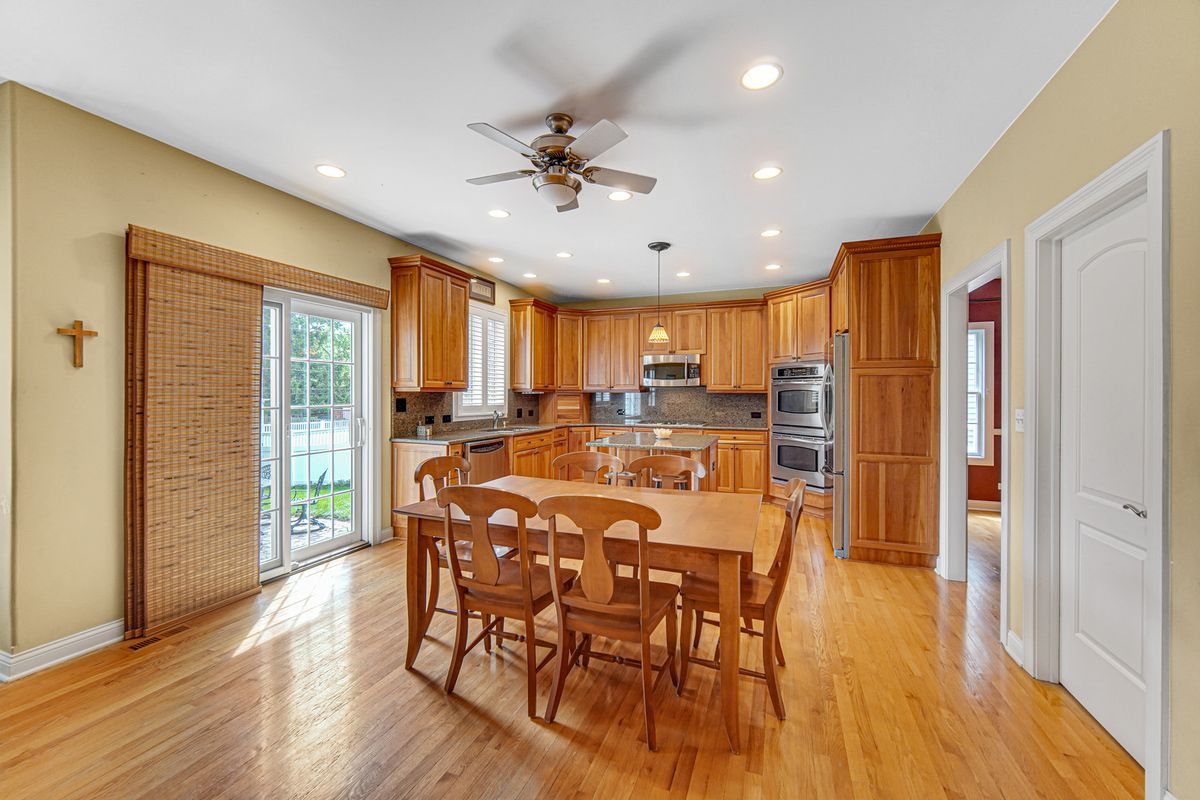 445 S Maple Street, Itasca, IL 60143