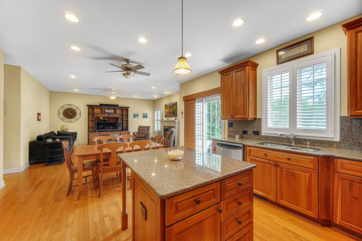 445 S Maple Street, Itasca, IL 60143
