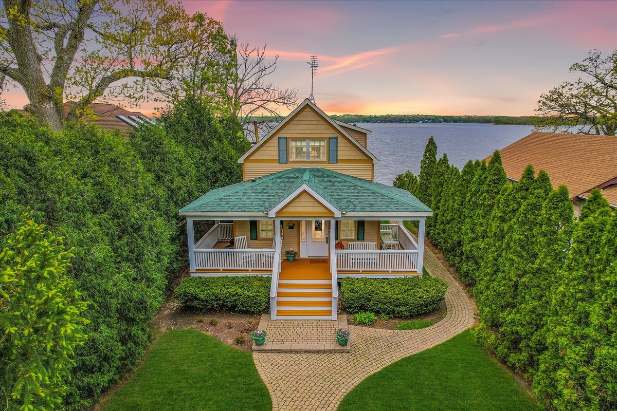 140 Eagle Point Road, Fox Lake, IL 60020