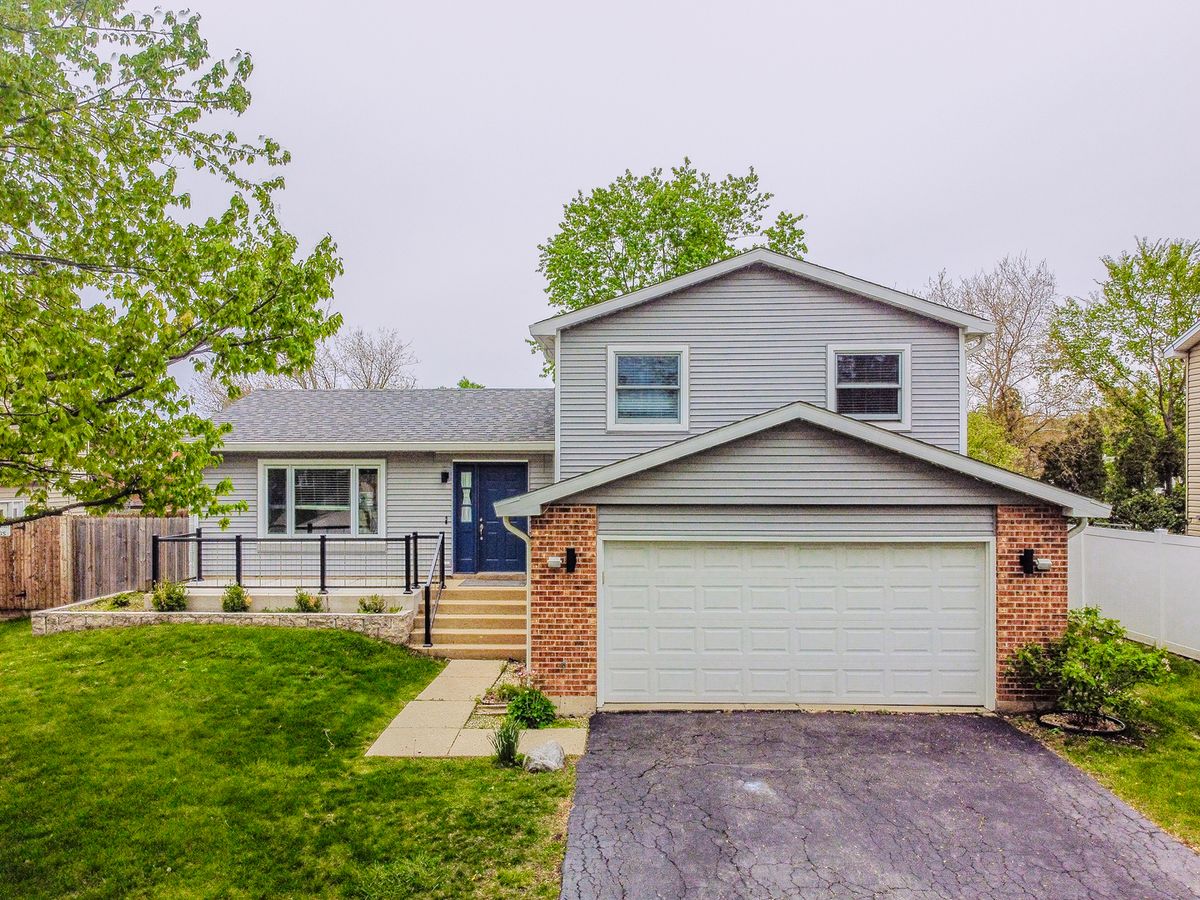 106 Elroy Avenue, Bartlett, IL 60103