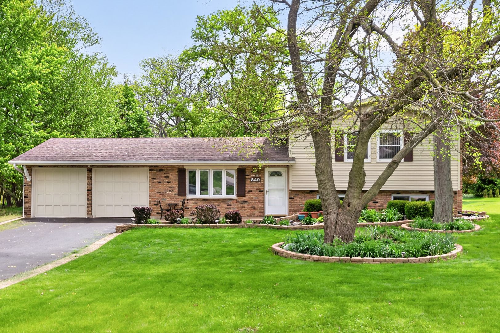 849 Hemlock Drive — Sleepy Hollow, IL 60118