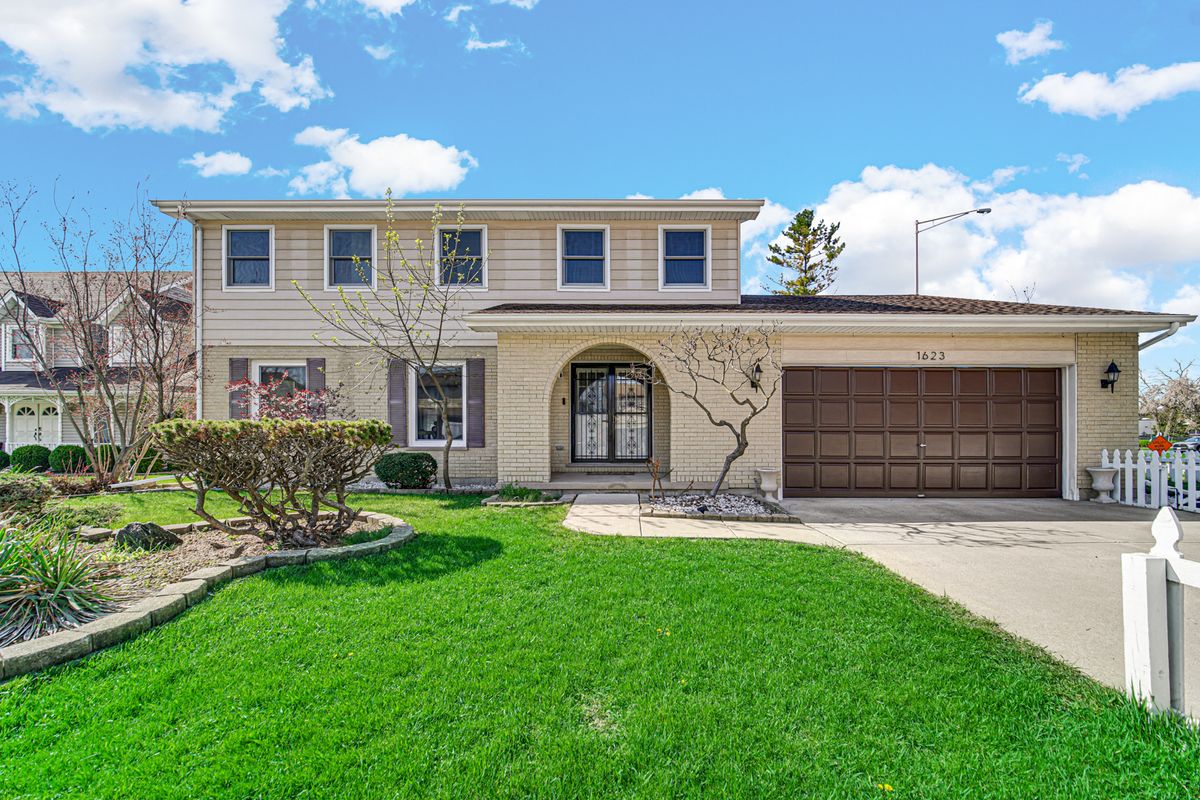 1623 Bray Court, Arlington Heights, IL 60005