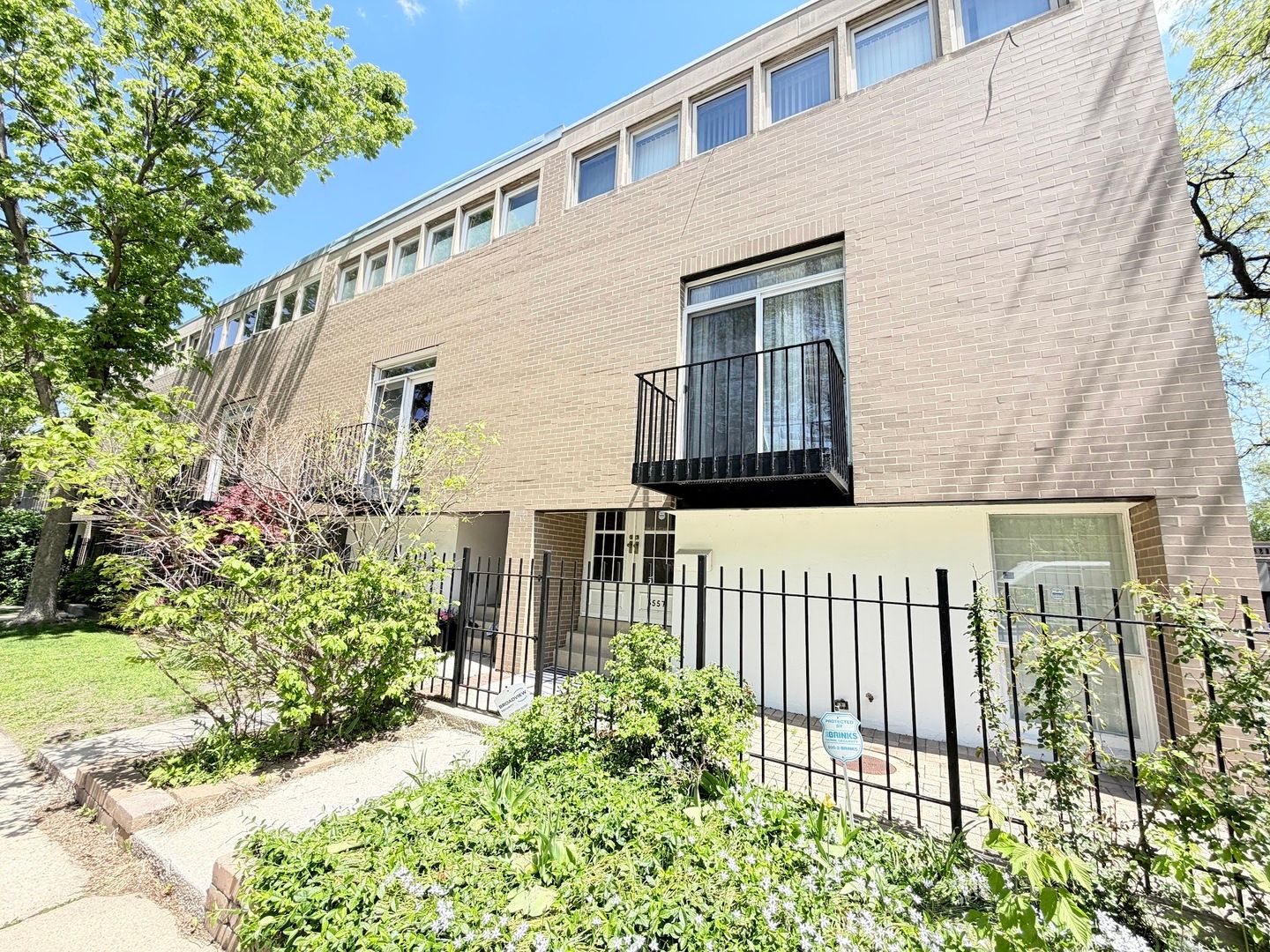 5557 S Harper Avenue — Chicago, IL 60637