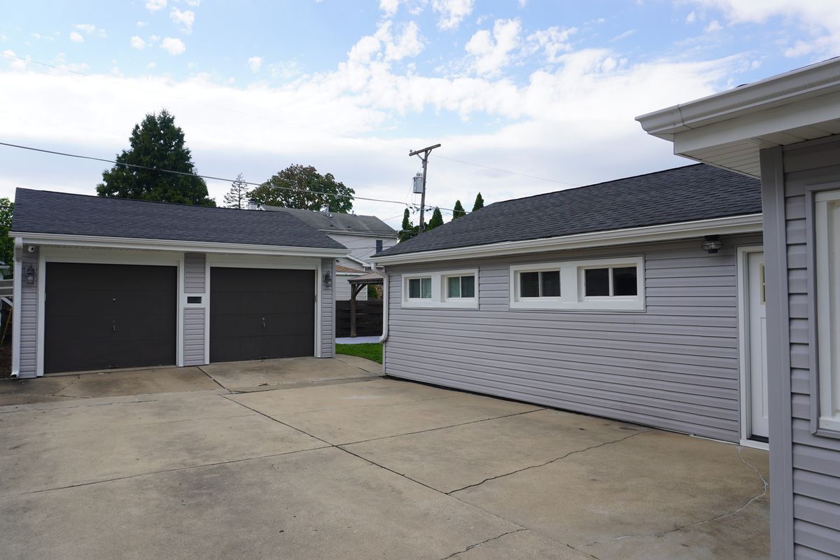 5320 S Madison Avenue, Countryside, IL 60525