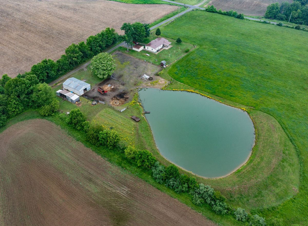 1692 County Road 315 E, Johnsonville, IL 62850