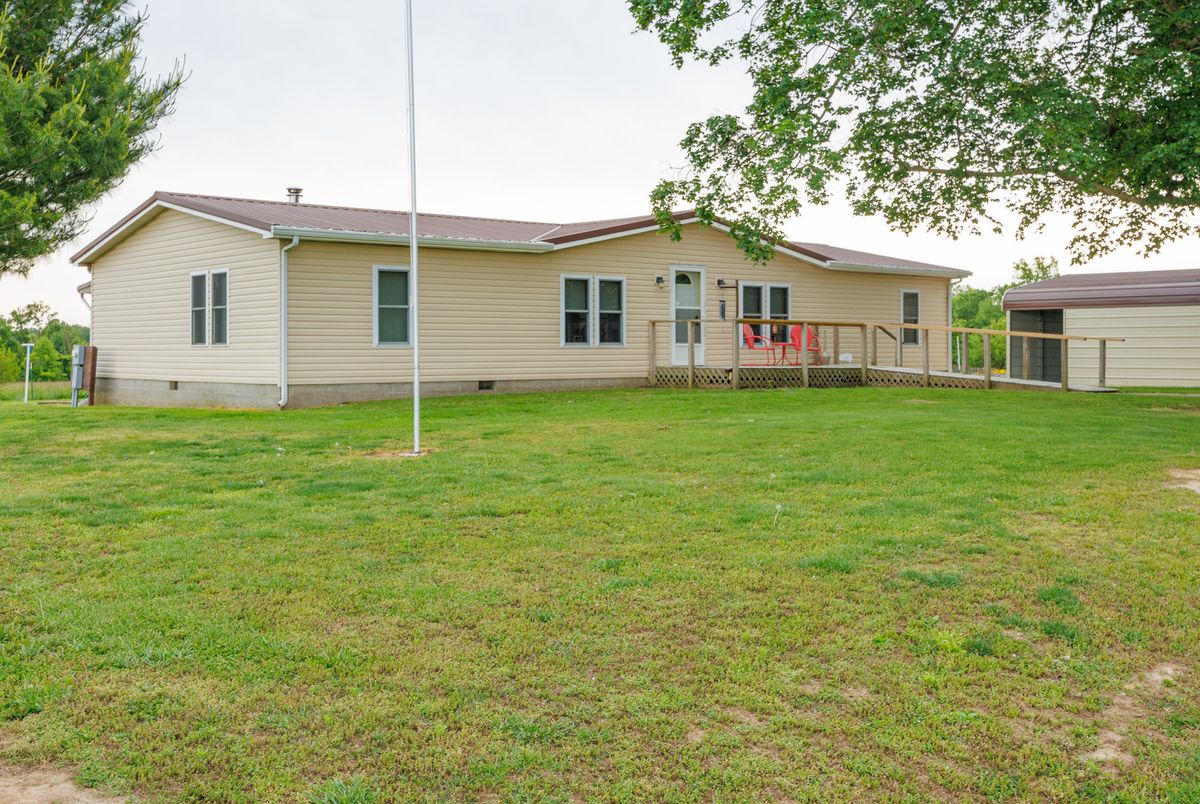 1692 County Road 315 E, Johnsonville, IL 62850