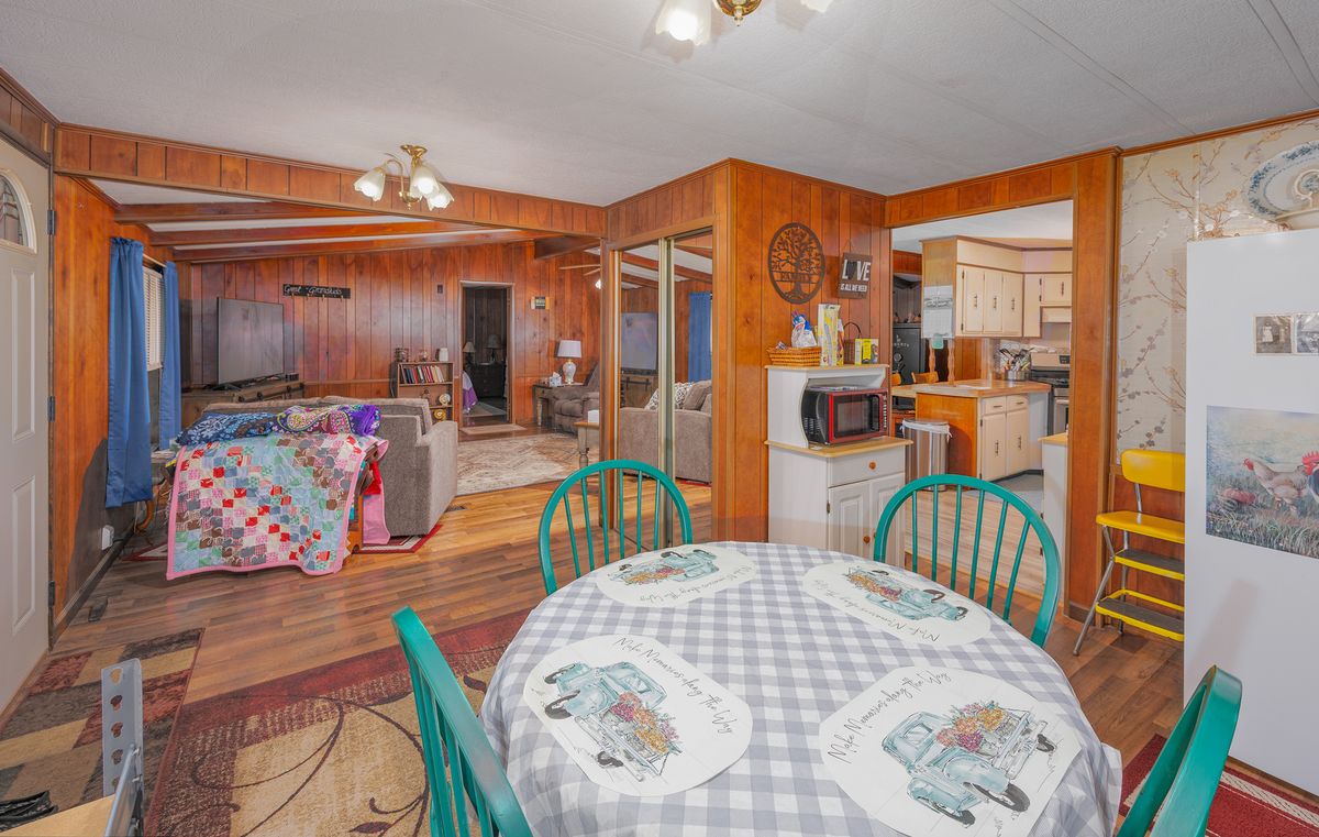 1692 County Road 315 E, Johnsonville, IL 62850