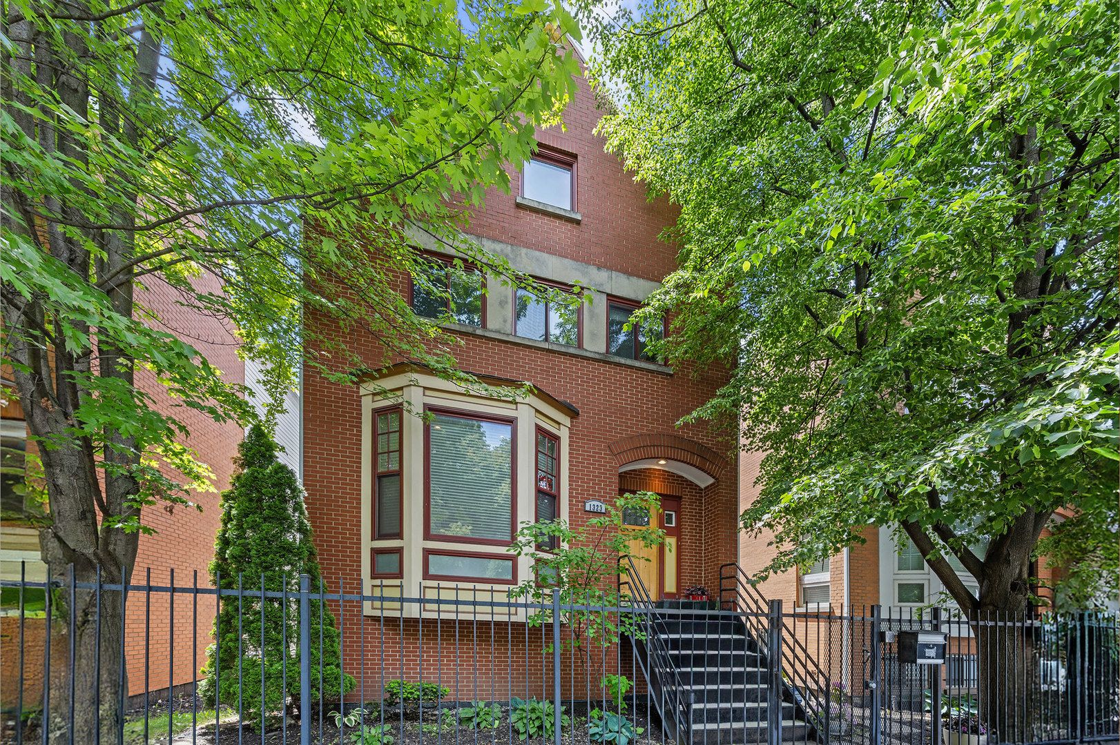 1323 E 61st Street — Chicago, IL 60637