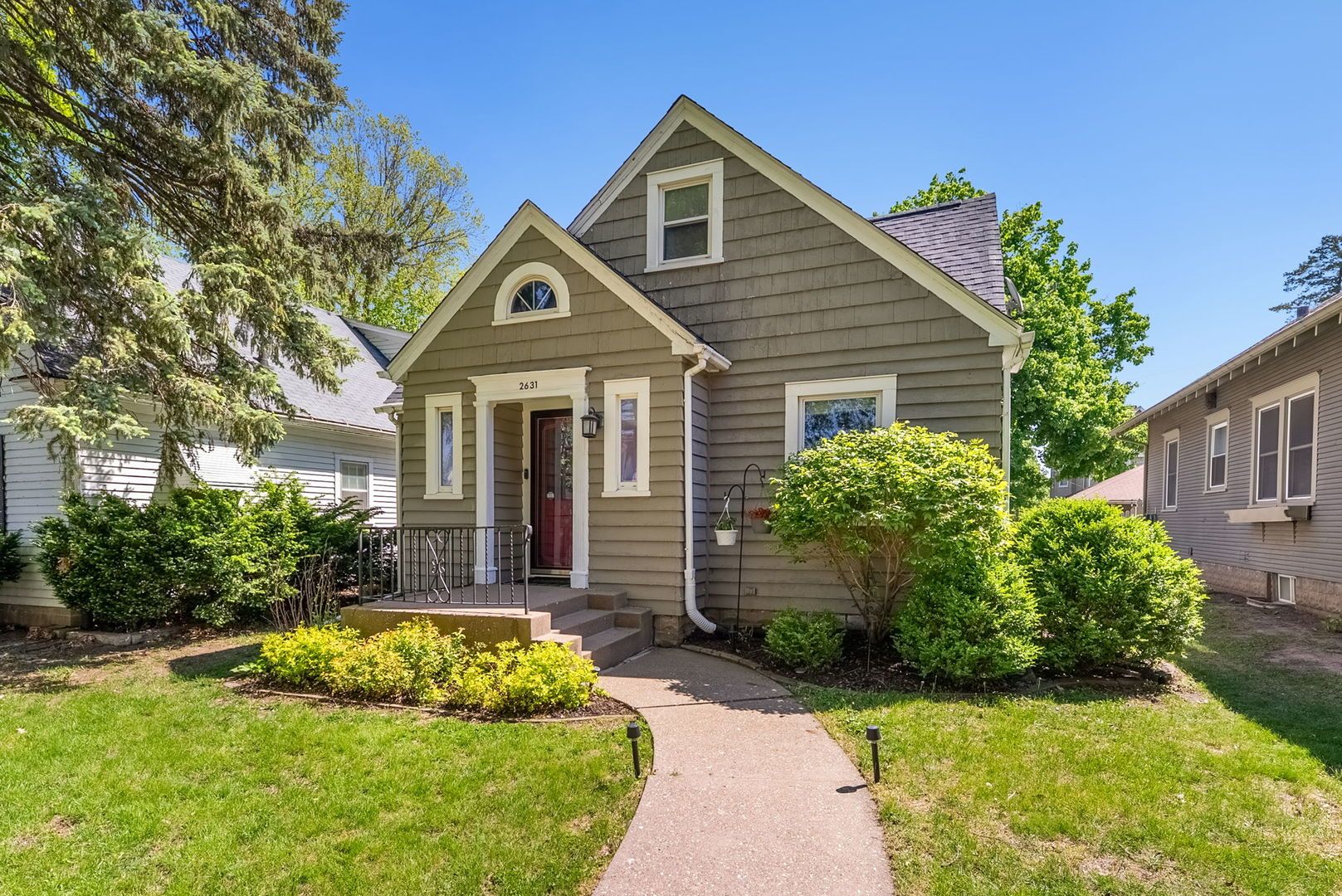 2631 Western Avenue — Davenport, IA 52803