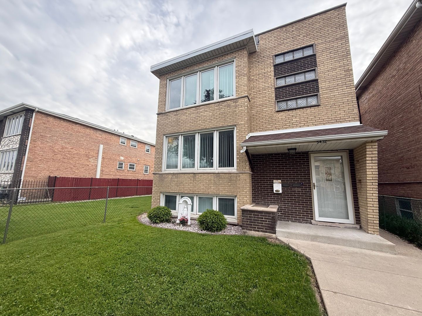 5432 S Kilbourn Avenue — Chicago, IL 60632
