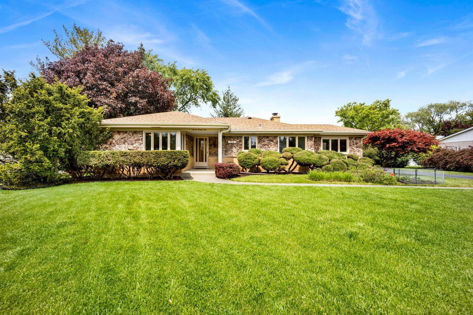 18W724 20th Place — Lombard, IL 60148