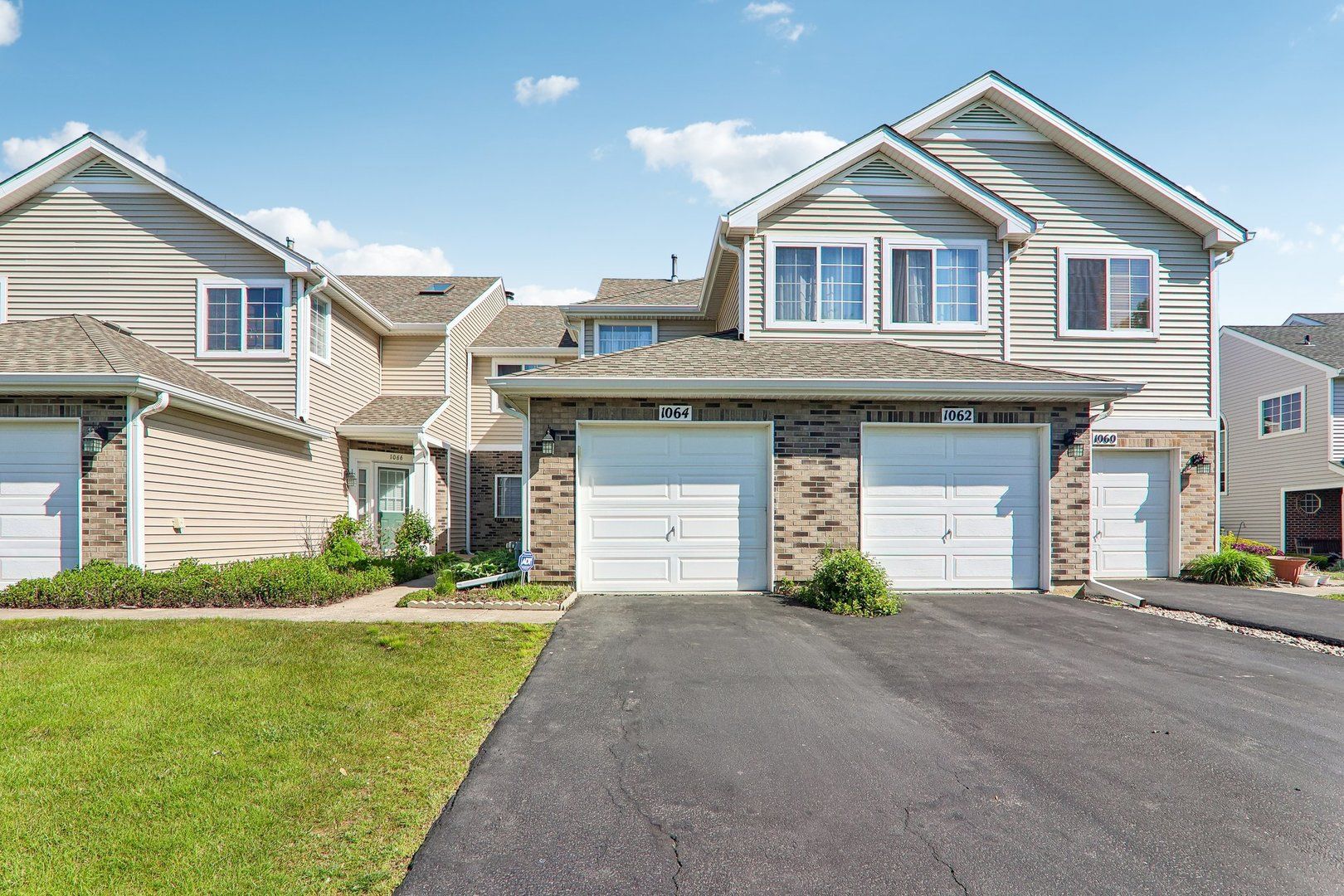 1064 Ripple Ridge — Darien, IL 60561